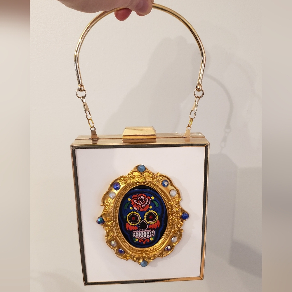 Box Purse w Skull Crossbody/Handbag